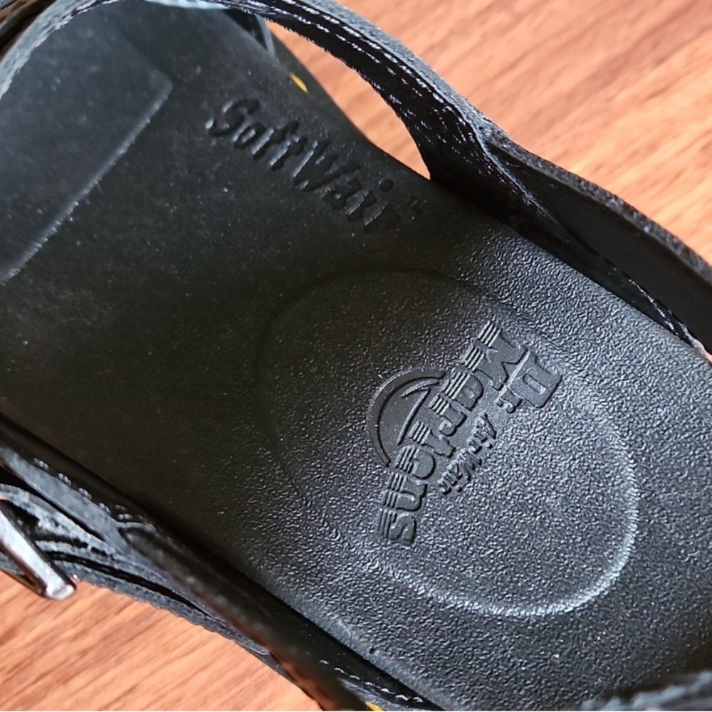 Dr. Martens Black Voss Hydro Leather Strap Sandals - New - Picture 5 of 6